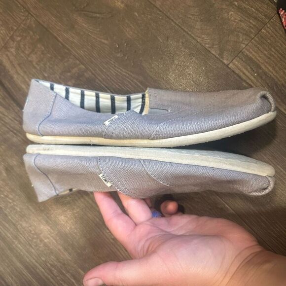 Tom’s gray slip on minimalist basics normcore size 10 shoes - Picture 3 of 5